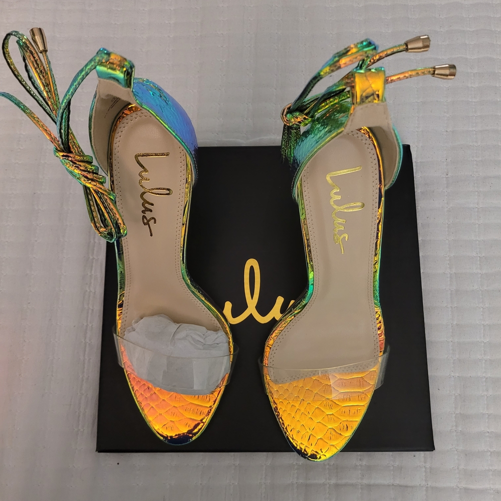 Lulu's Iridescent Gold and Green Women's Heels